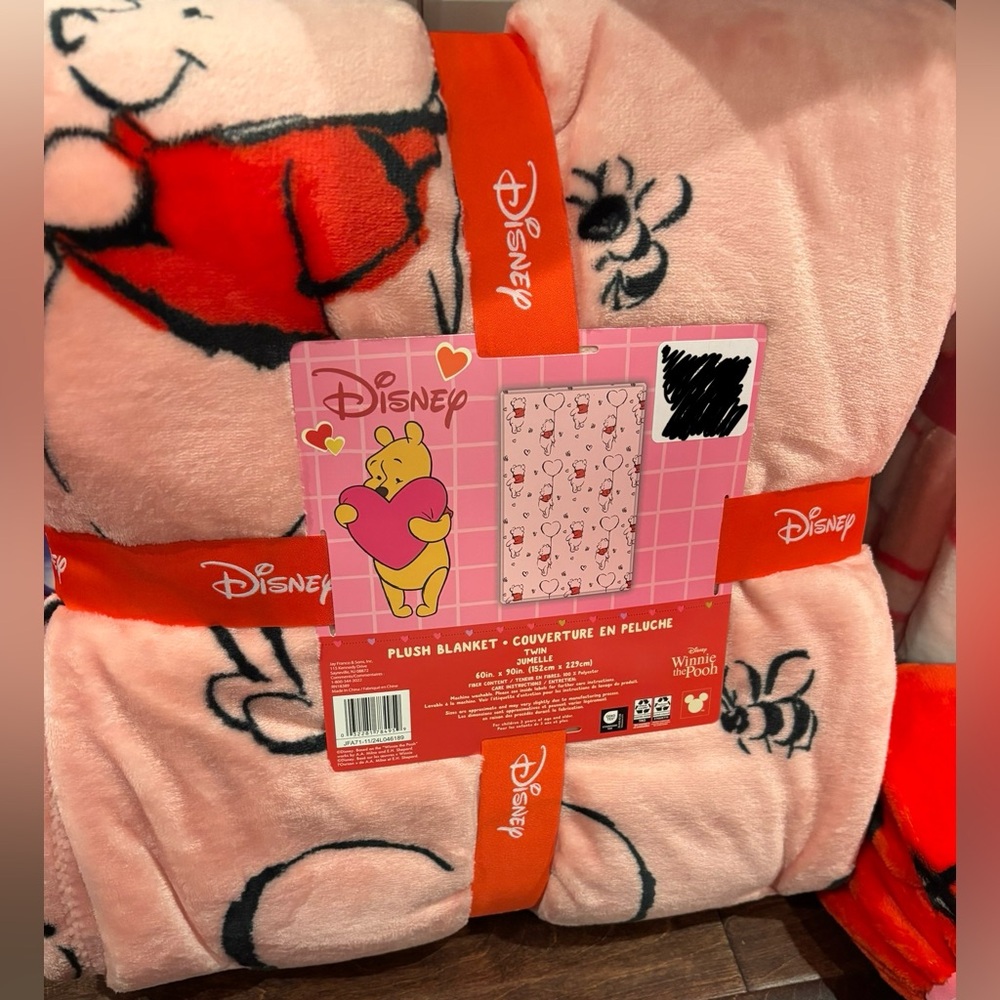 Winnie the Pooh valentines blanket